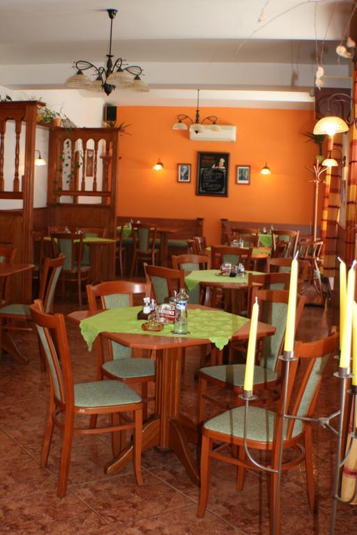 Pension-Restaurace Lugano Hřensko Екстериор снимка